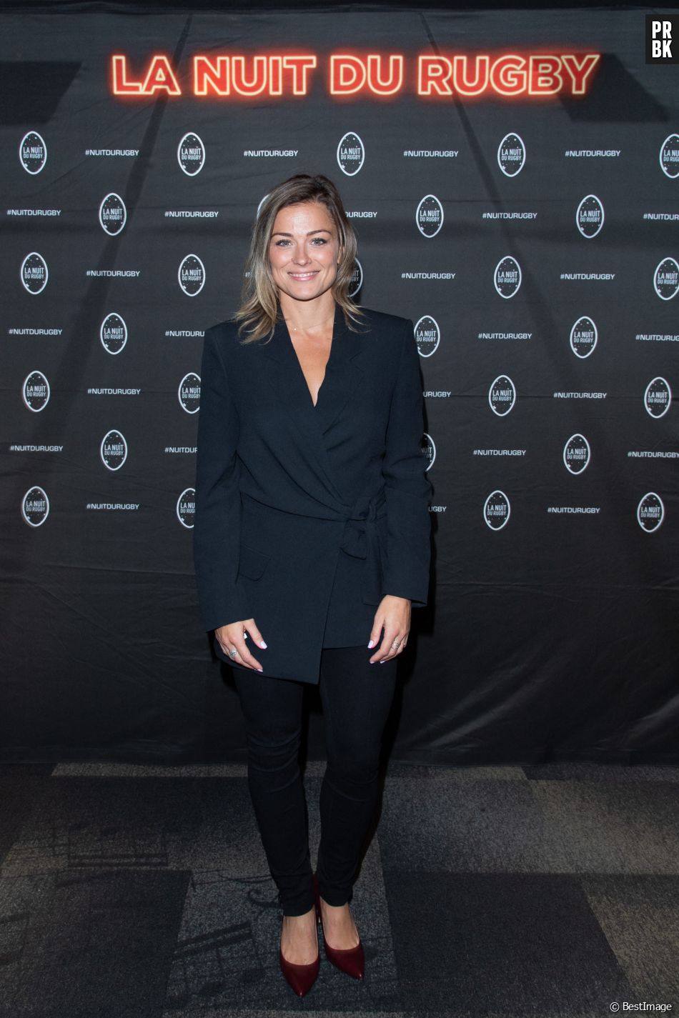 Laure Boulleau En Bikini à La Plage, L'ancienne Sportive Fait Grimper ...