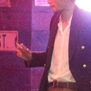 Exclusif - Le compagnon de Hunter Schafer, Dominic Fike, co-vedette d'Euphoria, sort d'un club en tenant la main d'une mystérieuse inconnue à Hollywood