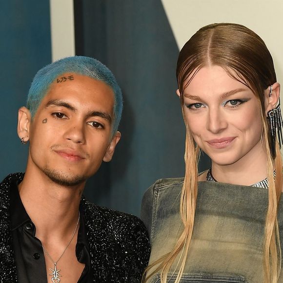 Dominic Fike and Hunter Schafer au photocall de la soirée "Vanity Fair" lors de la 94ème édition de la cérémonie des Oscars à Los Angeles, le 27 mars 2022.


