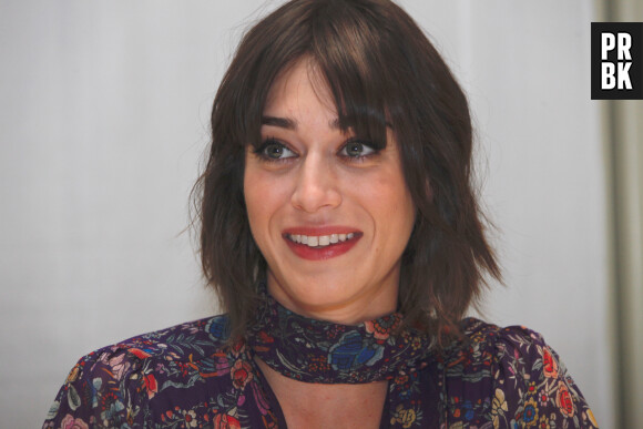 Lizzy Caplan en conférence de presse pour la série « Masters of Sex ». Le 29 septembre au Four Seasons Hotel à Beverly Hills.   