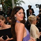 "De la cellulite sur ta poitrine" : moquée sur son physique, Iris Mittenaere tacle les sexistes anonymes sur Instagram