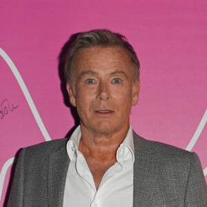 Franck Dubosc - Enregistrement de l'émission "Tout le monde chante contre le cancer, les stars relèvent le défi" dans le cadre du gala de l'association "Tout le monde chante contre le cancer" présentée par J.Anthony au Dôme de Paris, et diffusée le 4 janvier sur W9. Le 22 novembre 2022 © Coadic Guirec-Christophe Clovis / Bestimage