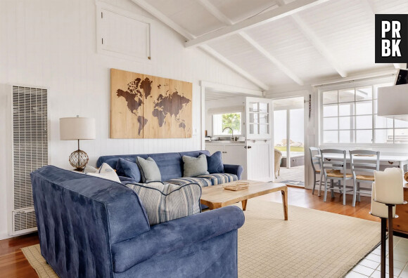BGUK_2706102 - Los Angeles, CA, CA - Ashton Kutcher and Mila Kunis list their Santa Barbara, CA, guest house on Airbnb.