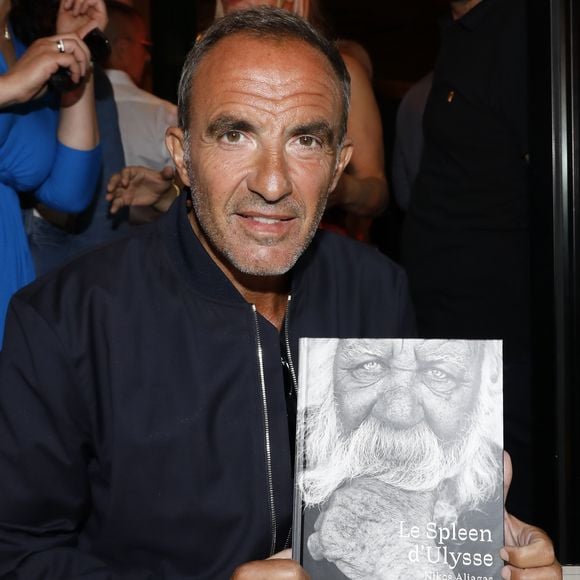 Nikos Aliagas - Soirée "L’Art de Vivre Paris" au Deux Magots à Paris le 26 juin 2023. © Marc Ausset-Lacroix/Bestimage