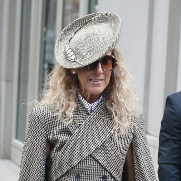 Céline Dion prend la pose pour les photographes à New York, le 5 mars 2020. 