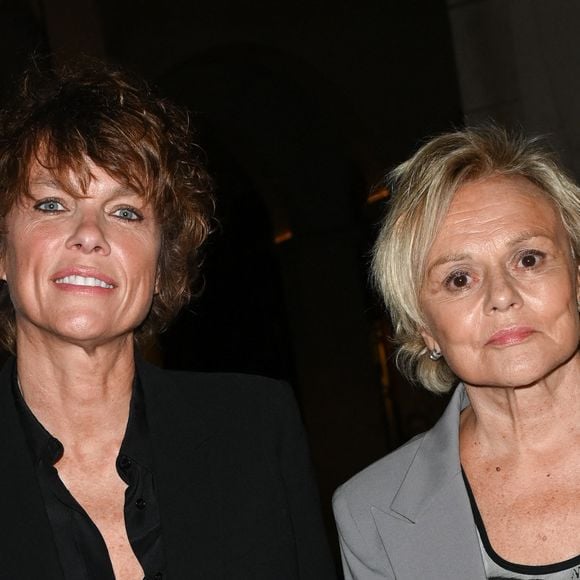 Exclusif - Anne Le Nen et et sa femme Muriel Robin (Grand prix du centième anniversaire de la naissance de Raymond Devos) - Cérémonie de remise du prix Raymond Devos au théâtre Edouard VII à Paris cadre de la 28ème édition de la semaine de la Langue Française et de la Francophonie le 20 mars 2023 - Cyril Bruneau / Bestimage 