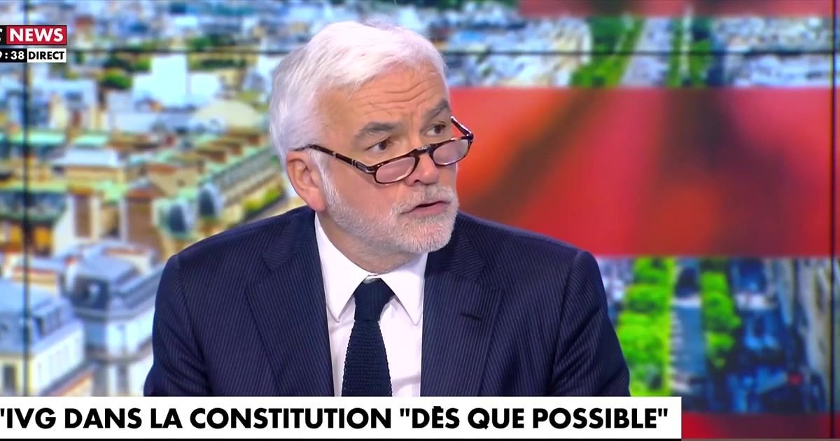 Pascal Praud et un chroniqueur de L’heure des pros s’accrochent violemment autour de l’IVG sur CNews – Purebreak Pascal Praud et un chroniqueur de L’heure des pros s’accrochent violemment autour de l’IVG sur CNews – Purebreak