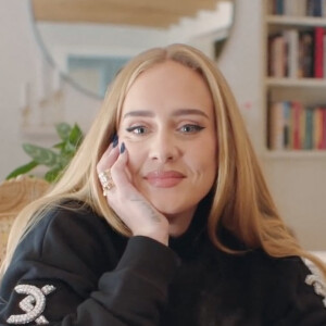 Capture d'écran de la vidéo «73 questions» de Vogue sortie ce jeudi 21 octobre, Adele fait visiter sa maison.