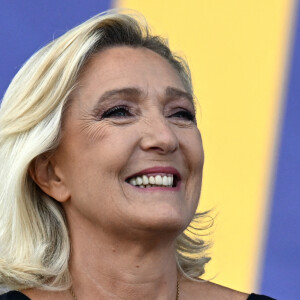 Marine Le Pen, présidente du Rassemblement national, participe au rassemblement de La Ligue à Pontada près de Bergame (Italie), aux côtés du chef du parti, Matteo Salvini, le 17 septembre 2023. © Image Sport / Panoramic / Bestimage