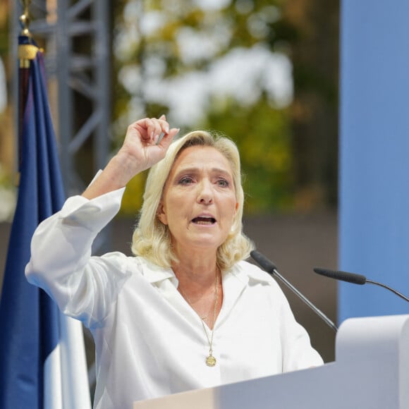 Marine Le Pen lors du meeting du Rassemblement National pour les Estivales dans les arènes de Beaucaire, France, le 16 Septembre 2023. © Stephanie Gouiran/Panoramic/Bestimage 