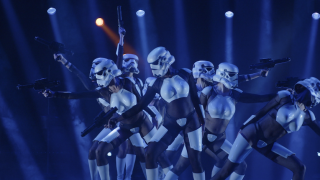 On a vu le show déjanté The Empire Strips Back qui revisite Star Wars façon fesses et strip-tease au Théâtre du Gymnase