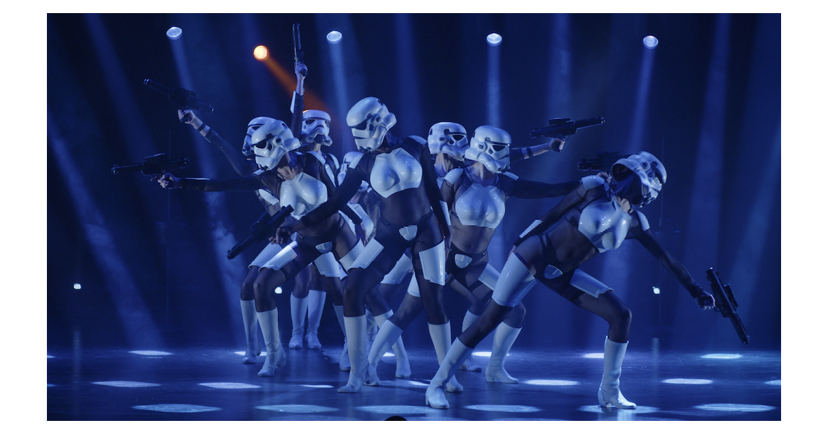 On A Vu Le Show Déjanté The Empire Strips Back Qui Revisite Star Wars Façon Fesses Et Strip