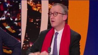 En pleine crise, les députés s'offrent une belle augmentation : le débat entre Christophe Barbier et Charles Consigny part en clash sur BFMTV
