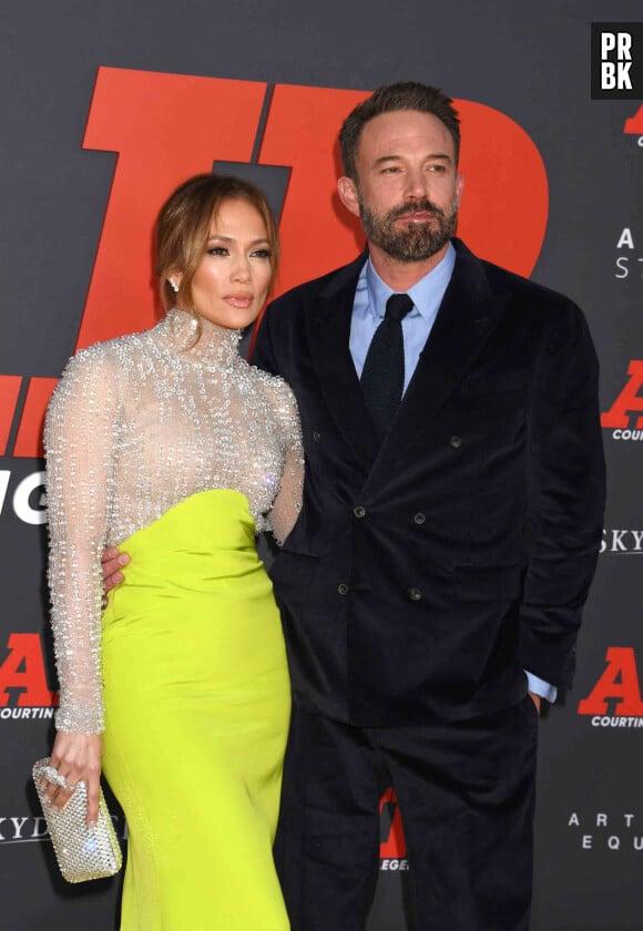 Jennifer Lopez et son mari Ben Affleck à la première du film "AIR" à Los Angeles, le 27 mars 2023.