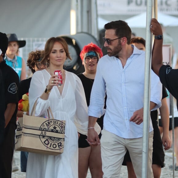 Ben Affleck et sa femme Jennifer Affleck (Lopez) accompagnée de ses enfants Emme et Maximilian, au parc d'attractions éphémère "Malibu Chili Cook-Off" à Los Angeles, le 4 septembre 2022.