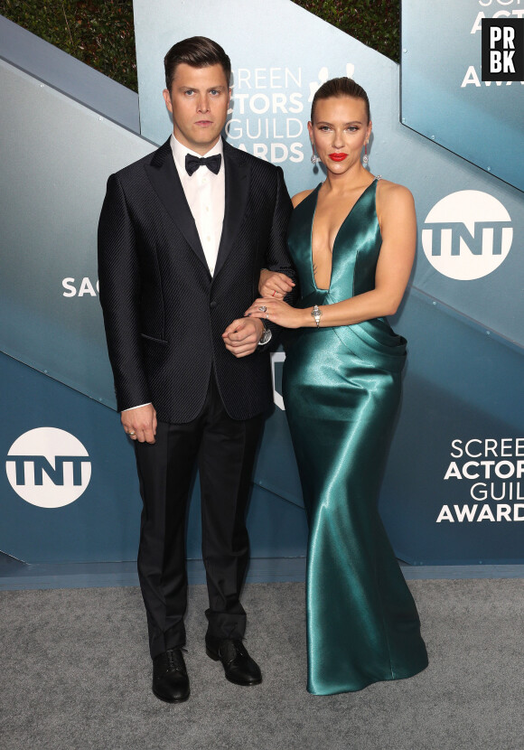 Scarlett Johansson et son fiancé Colin Jost - 26ème cérémonie annuelle des "Screen Actors Guild Awards" ("SAG Awards") au "Shrine Auditorium" à Los Angeles, le 19 janvier 2020.
