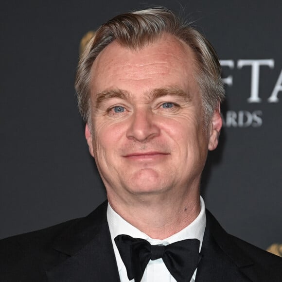 Ainsi que des films historiques comme Oppenheimer ou Dunkerque.
Christopher Nolan , meilleur réalisateur et meilleur film pour Oppenheimer - Photocall des lauréats (Press room) de la soirée des "British Academy Film Awards 2024" (BAFTA) au Royal Festival Hall à Londres le 18 février 2024.