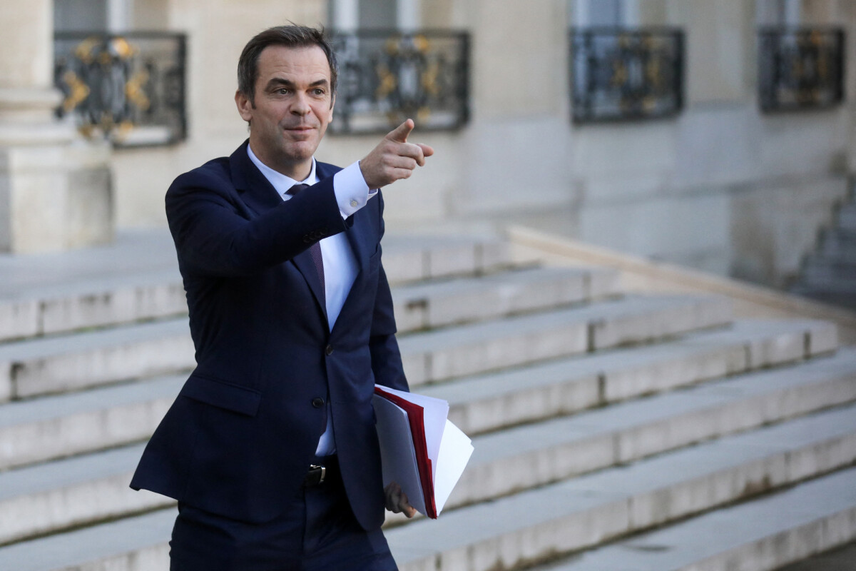 Photo : Olivier Véran, porte-parole du gouvernement à la sortie du ...