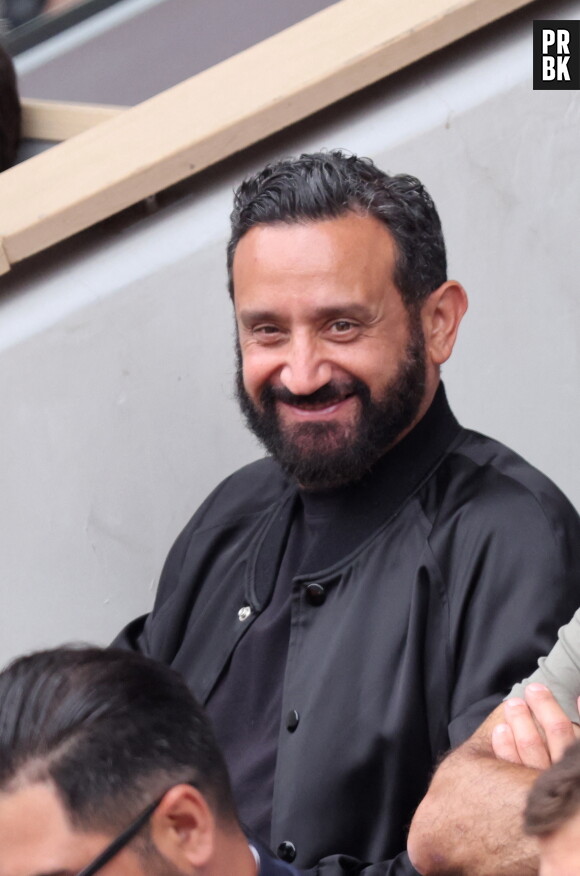 Cyril Hanouna dans les tribunes lors des Internationaux de France de Tennis de Roland Garros 2022. Paris, le 5 juin 2022. © Dominique Jacovides/Bestimage