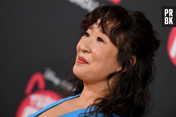 Sandra Oh à la premiere du dernier film d'animation de Disney "Alerte rouge” au théâtre El Capitan à Los Angeles, Californie, Etats-Unis, le 1er mars 2022.