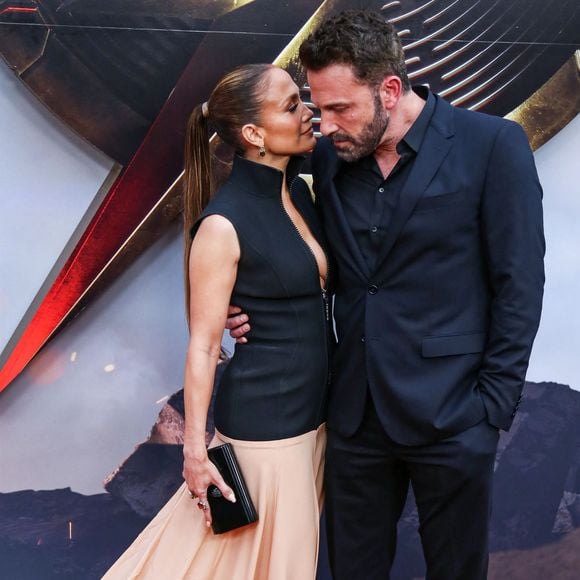 Jennifer Lopez (J.Lo) et son mari Ben Affleck au photocall de la première de Los Angeles du film "The Flash" au TCL Chinese Theatre IMAX à Hollywood, Los Angeles,Californie, Etats-Unis, le 12 juin 2023.