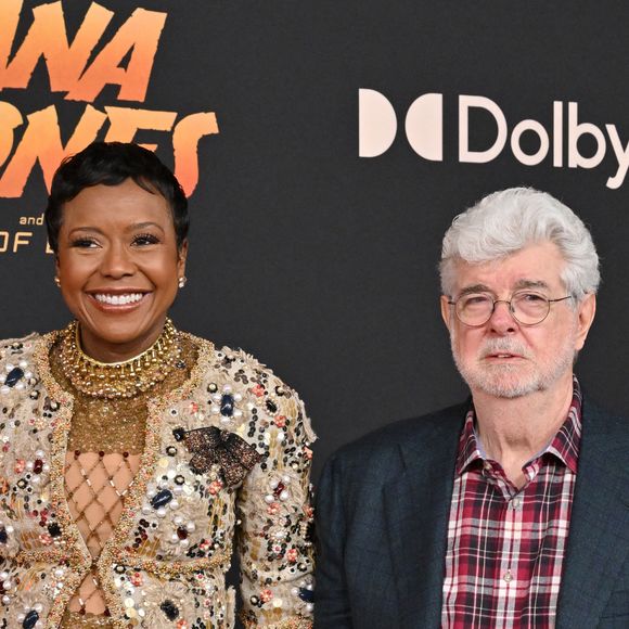 Mellody Hobson et George Lucas. - Première du film "Indiana Jones et le cadran de la destinée" à Los Angeles, le 14 juin 2023.