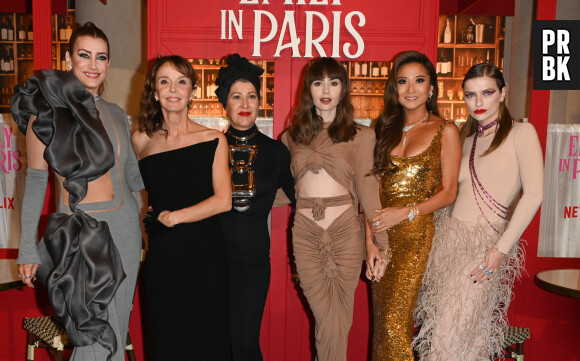 Kate Walsh, Philippine Leroy Beaulieu, Marylin Fitoussi, Lily Collins, Ashley Park et Camille Razat - Avant-première du film Netflix "Emily in Paris" saison 3 au Théâtre des Champs Elysées à Paris le 6 décembre 2022. © Coadic Guirec/Bestimage