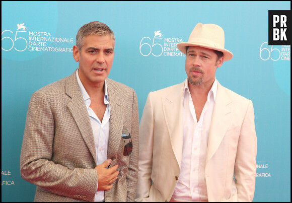 George Clooney et Brad Pitt au photocall du film Burn After Reading au Festival de Venise 2008.