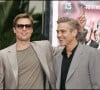 Brad Pitt et George Clooney - Les acteurs du film Ocean's 13 déposent leurs empreintes à Hollywood