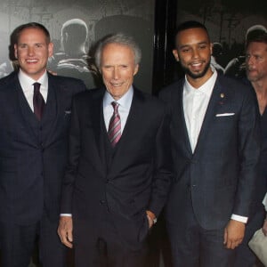 Jenna Fischer, Clint Eastwood, Alexander "Alek" Skarlatos, Anthony Sadler, Spencer Stone à la première du film "Le 15:17 pour Paris" au Warner Bros à Burbank, le 5 février 2018