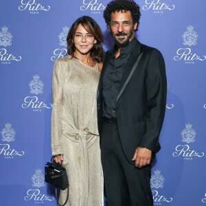 Tomer Sisley et sa femme Sandra - Photocall des 125 ans du Ritz à Paris Le 14 septembre 2023. © Rachid Bellak/ Bestimage