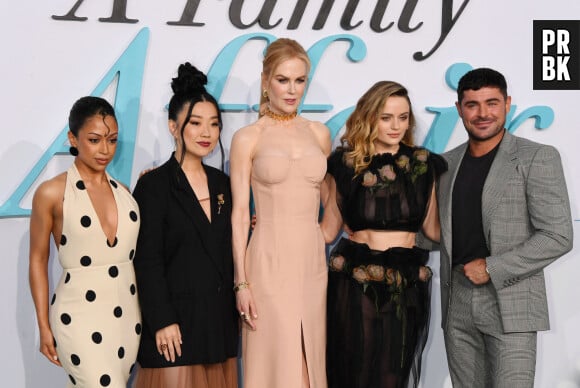 Liza Koshy, Sherry Cola, Nicole Kidman, Joey King and Zac Efron à la première du film Netflix, Les dessous de la famille.