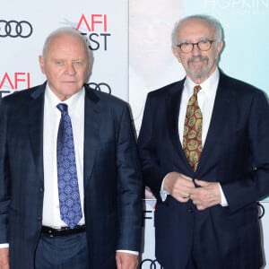 Anthony Hopkins and Jonathan Pryce - Les célébrités assistent à la projection du film de Netflix "The Two Popes" à Los Angeles, le 18 novembre.