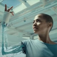 Si vous aimez Black Mirror, ne loupez pas ce film de science-fiction sur Netflix ! Une histoire sombre, dystopique et tordue...