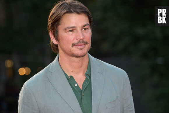 BGUK_2991500 - Rome, ITALY - M. Night Shyamalan and Josh Hartnett attend the photocall of "Trap" in Rome Josh Hartnett wearing Boglioli Milano Pictured: Josh Hartnett 