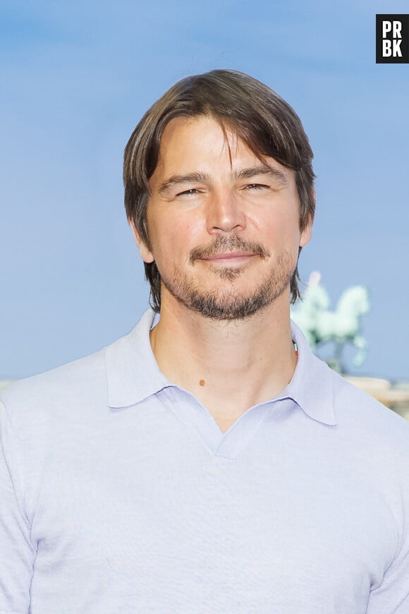 Josh Hartnett - J.Hartnett et le réalisateur M.N.Shyamalan lors du photocall du film "Trap" à Berlin, le 31 juillet 2024.  J.Hartnett and M.N.Shyamalan at the photocall of “TRAP No Way Out” in Berlin. July 31th, 2024. 