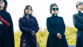 "Nous n'avons pas touché à nos téléphones portables, nous ne sommes pas allées aux toilettes, nous n'avons pas bu d'eau" : voici comment Jenna Ortega et Winona Ryder se sont retrouvées dans Beetlejuice 2