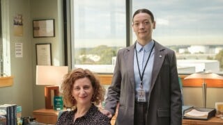 The Office est de retour... mais en Australie ! Et la série dévoile déjà de gros changements au casting (adieu Michael Scott)