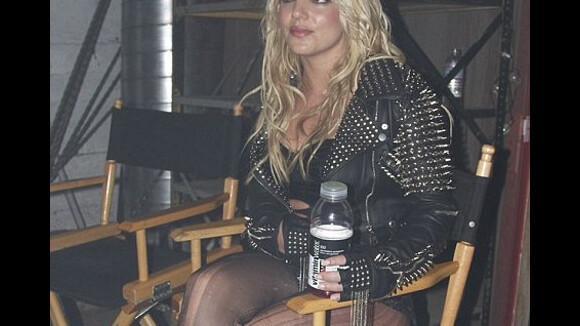 Britney Spears ... première photo de son nouveau clip, The World Ends