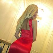 Zahia à New-York ... toujours aussi sexy en robe rouge (PHOTO)