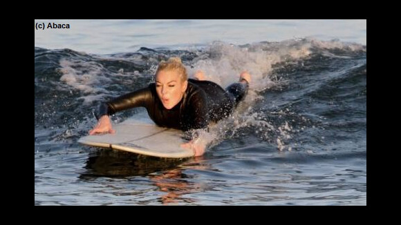 PHOTOS - Le surf selon Lindsay Lohan