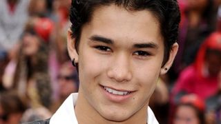Boo Boo Stewart : l’acteur se met à la chanson