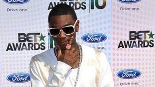 Soulja Boy arrêté avec de la drogue, des armes et 70 000 dollars : la prison l'attend