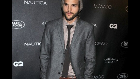 Ashton Kutcher : Mon Oncle Charlie parodie son divorce avec Demi Moore
