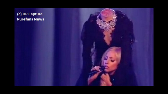 Lady Gaga : X Factor UK et Marry the Night lui font perdre la tête (VIDEO)
