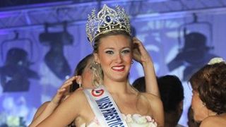 Miss Prestige National 2012 et Geneviève au taquet au Petit Journal (VIDEO)