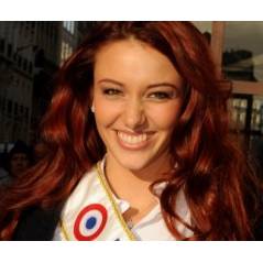 Miss France 2012 : Delphine Wespiser offre une danse sexy à Arthur (VIDEO)