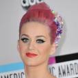 Katy Perry avec de très beaux cheveux rouges