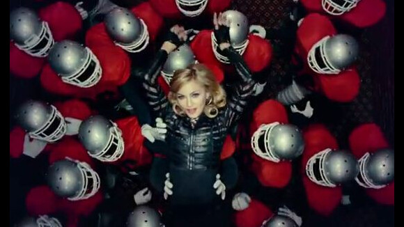 Madonna : Give Me All Your Luvin, clip provocateur, punchy et sexy (VIDEO)