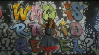 Debby Ryan a le rythme dans la peau pour le clip We Got the Beat (VIDEO)